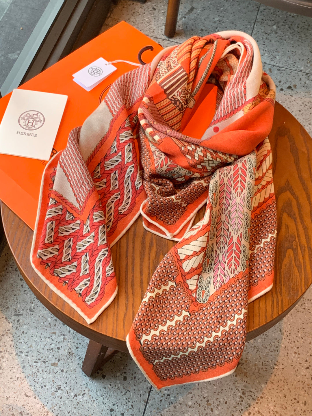 HERMES HERMES 25S SCARF 140 IN SILK 989535