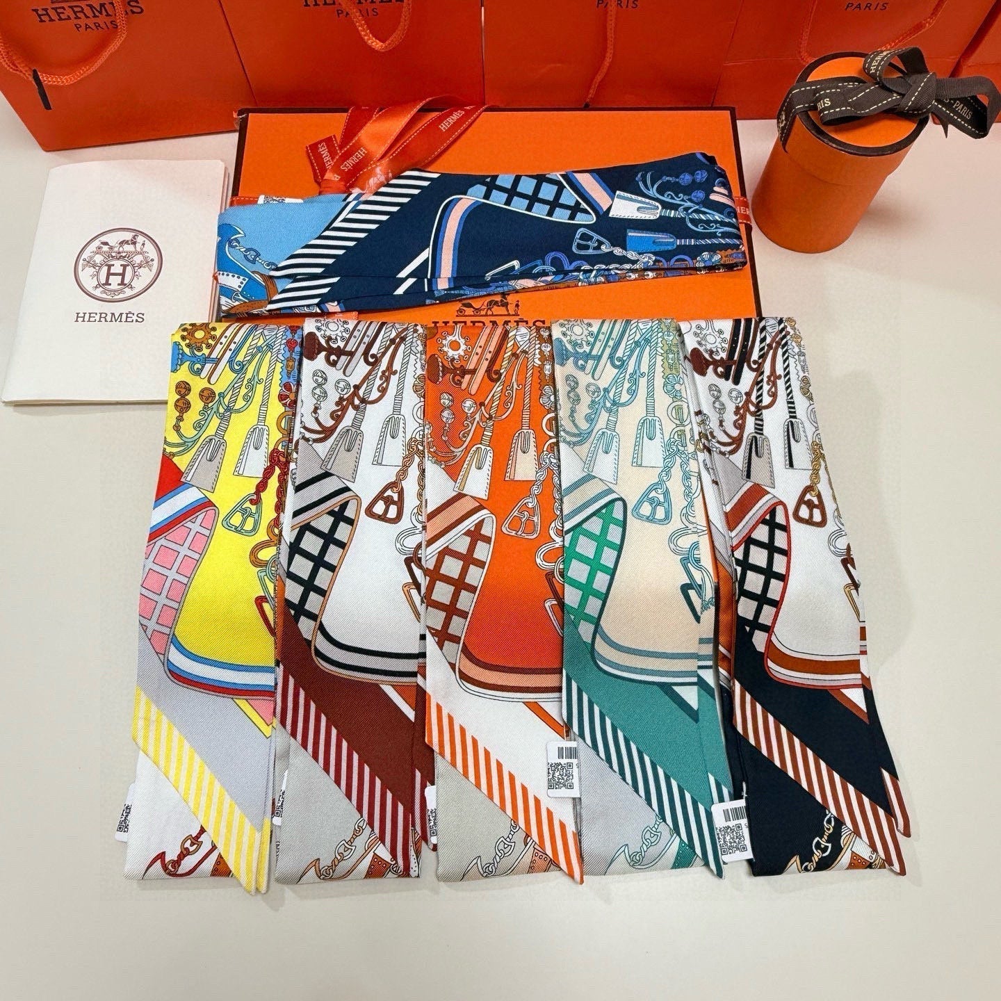 HERMES HERMES 25S SCARF 90 IN SILK 853143