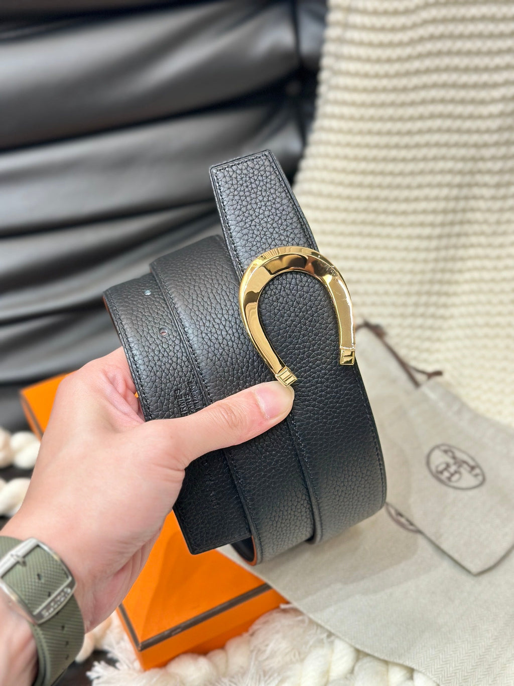 HERMES LUCK BELT GOLD BUCKLE & REVERSIBLE BLACK LEATHER STRAP 38MM
