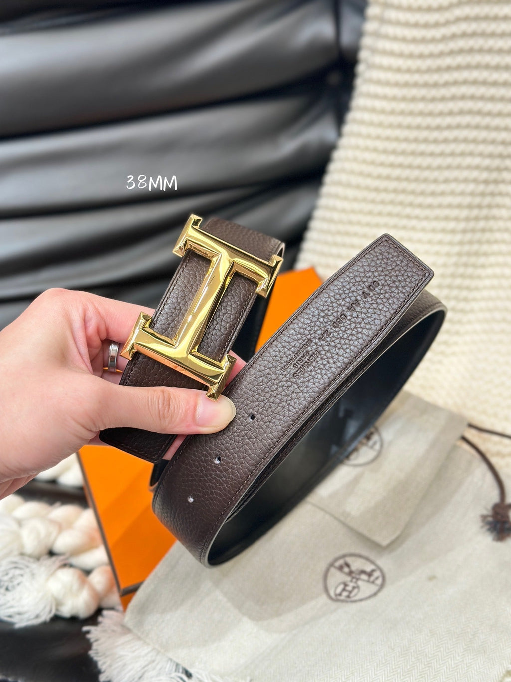 HERMES 5382 BELT GOLD BUCKLE & REVERSIBLE BLACK LEATHER STRAP 38MM