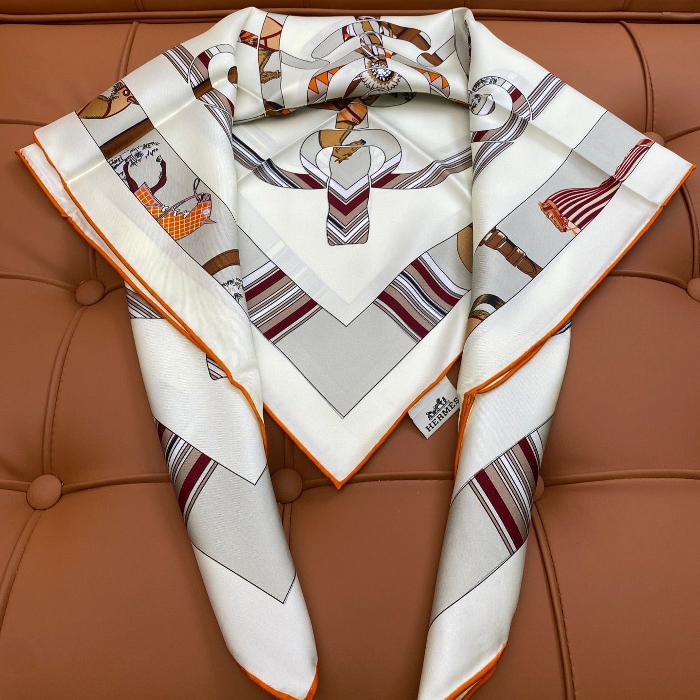 HERMES HERMES 25S SCARF 90 IN SILK 703708