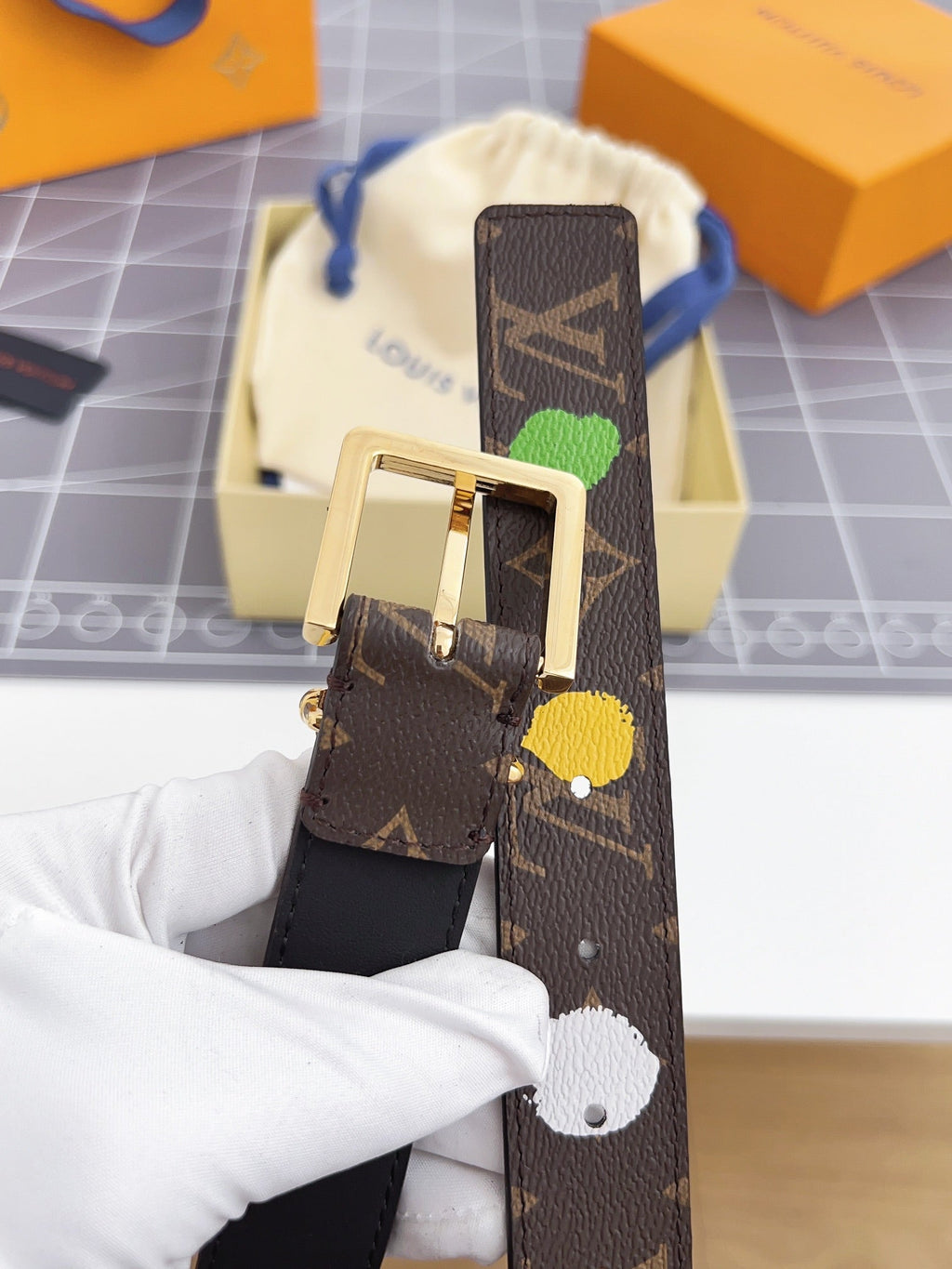 LOUIS VUITTON LV BLOOM 30 MM IN COLORFUL MONOGRAM CALFSKIN GOLD HARDWARE