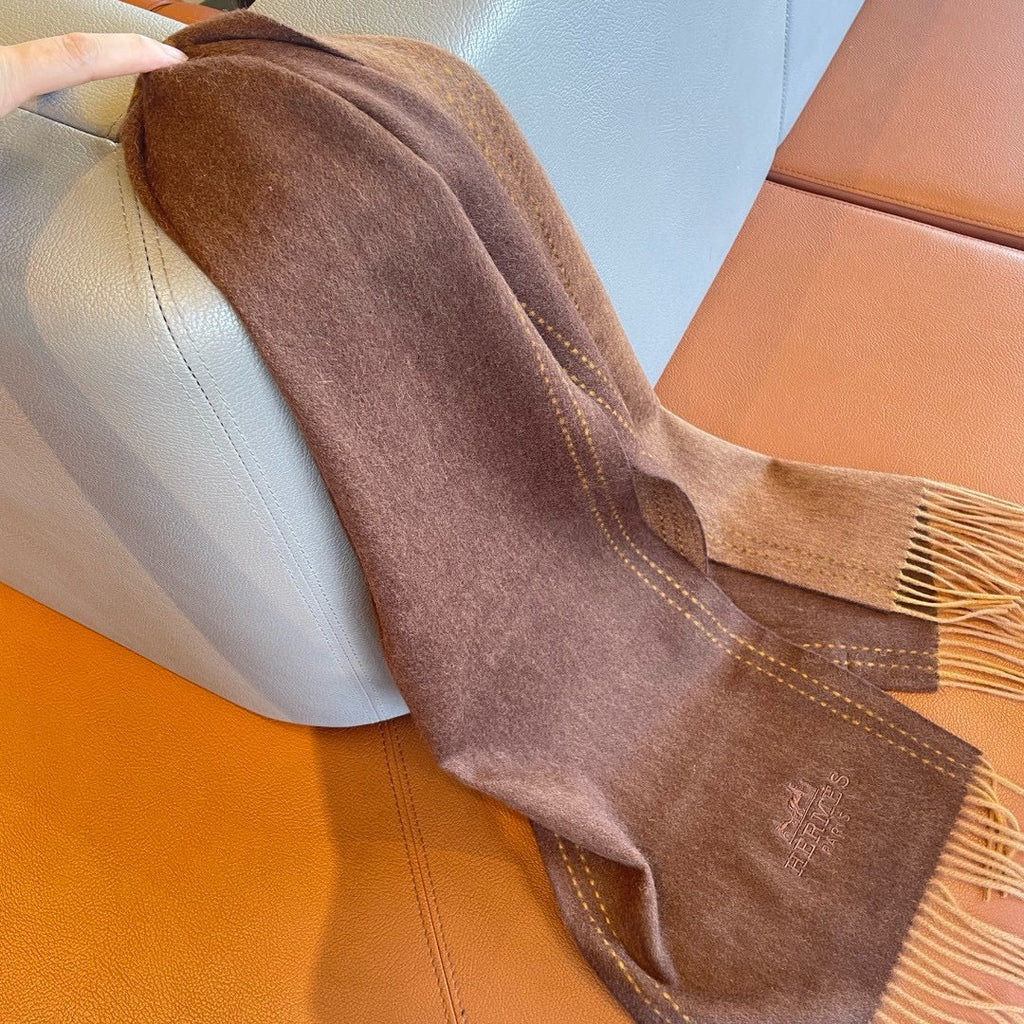 HERMES UNIE BRODEE GM MUFFLER IN CHOCOLATE BROWN CASERE