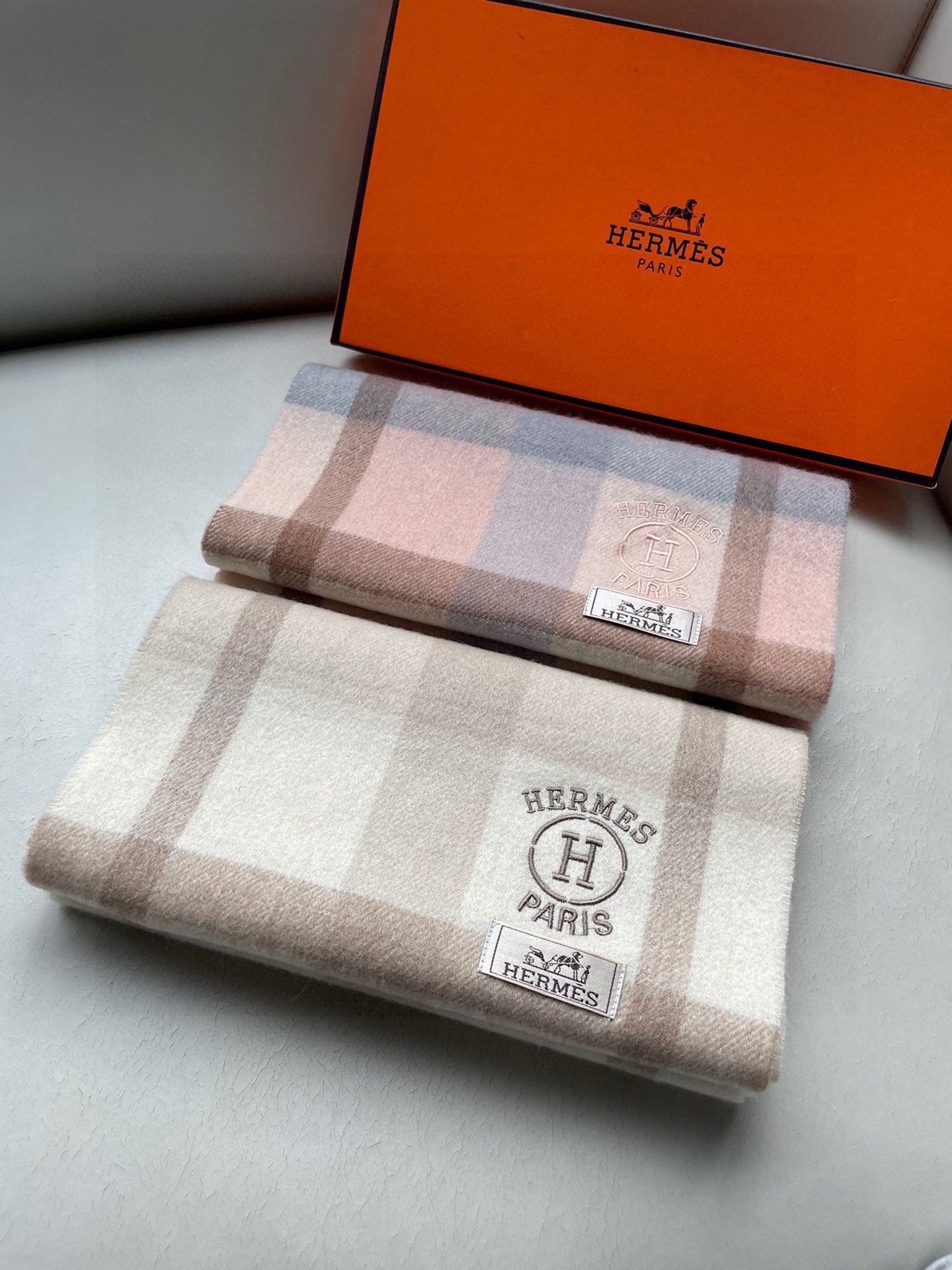 HERMES SCARF 180 CM IN LIGHT PINK CARO CASERE