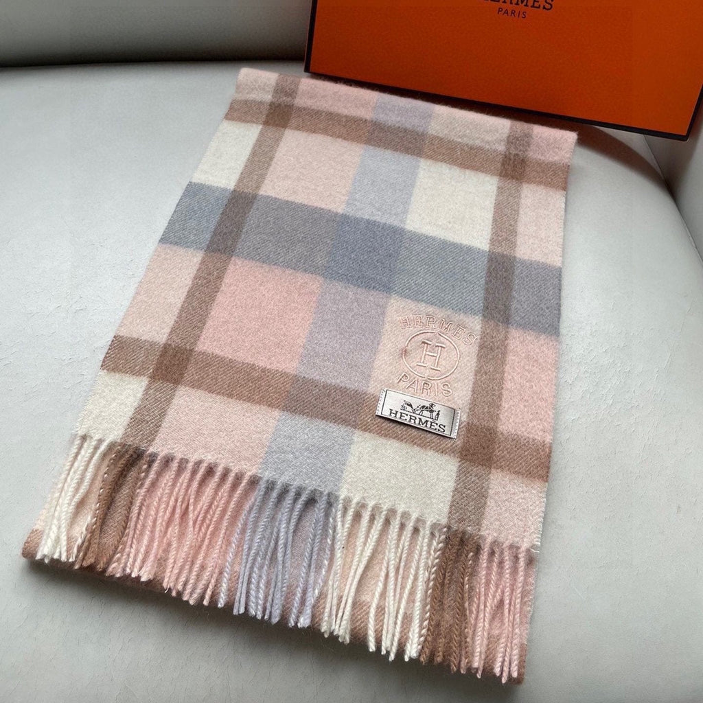 HERMES SCARF 180 CM IN LIGHT PINK CARO CASERE