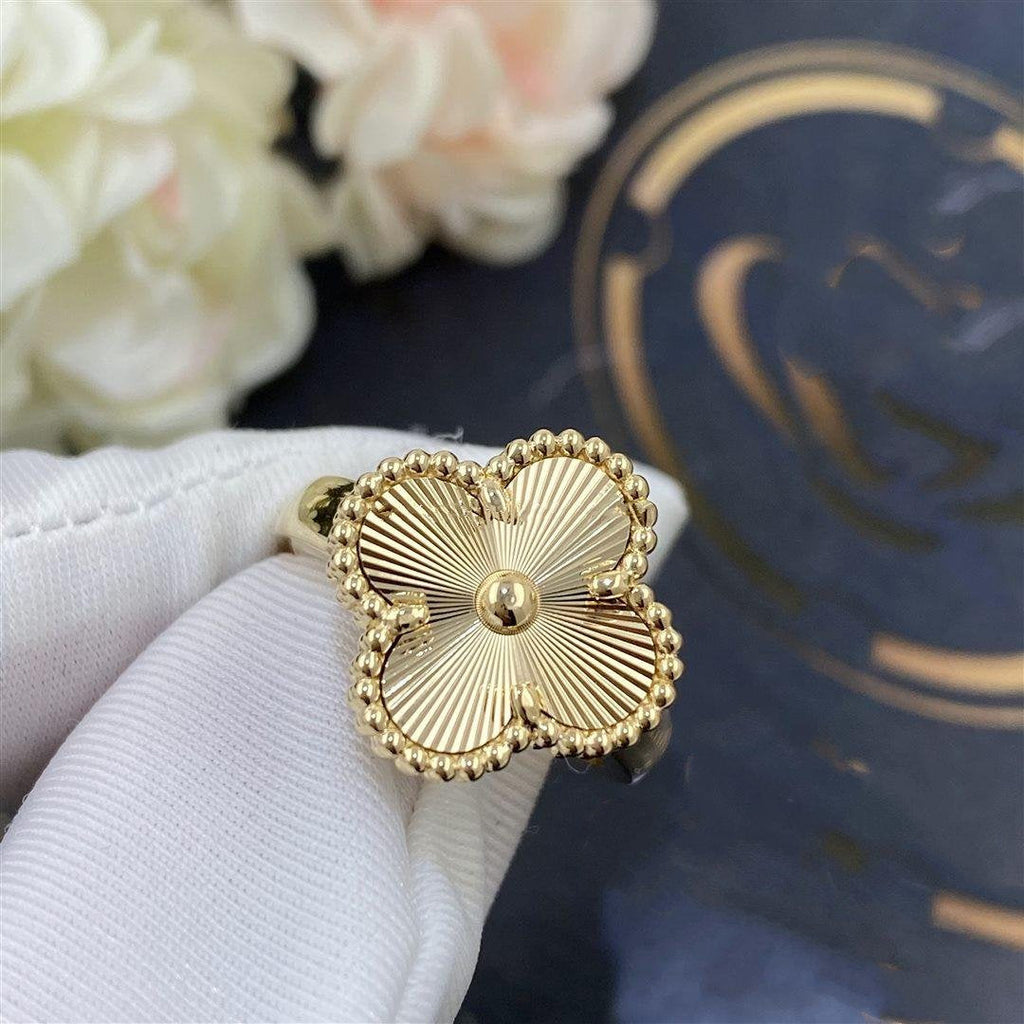 Van Cleef & Arpels CLOVER GOLD RING